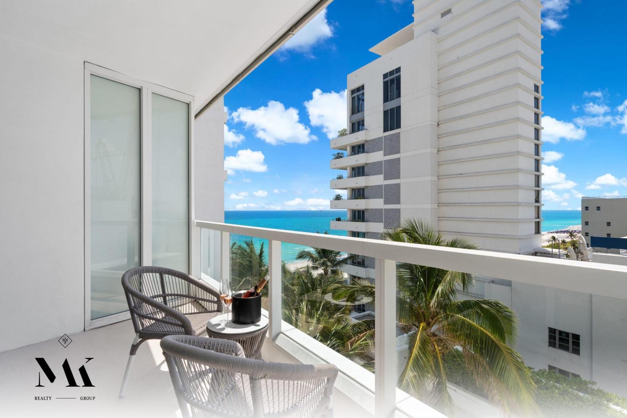 Fontainebleau Resort Balcony W Ocean And City View Miami Beach Exterior foto